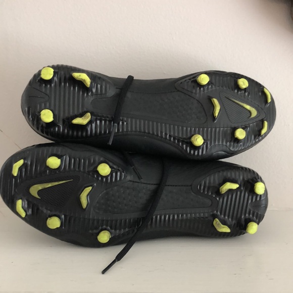 Nike Phantom 6 youth Soccer shoes worn twice - Picture 11 of 13